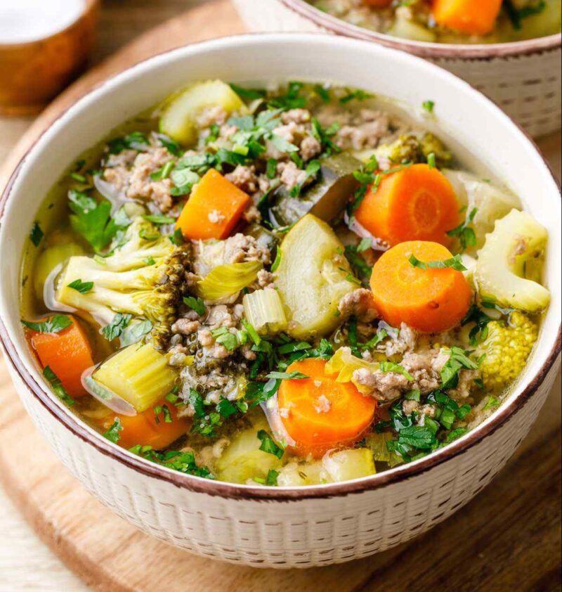 Caldo de Vegetais com Frango Picado Paleo